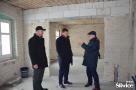 wójt minister doktor w terenie w budynku