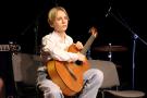 chłopak z gitarą