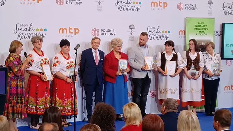 Panie z KGW Brzeźno z nagrodą Perła 2022