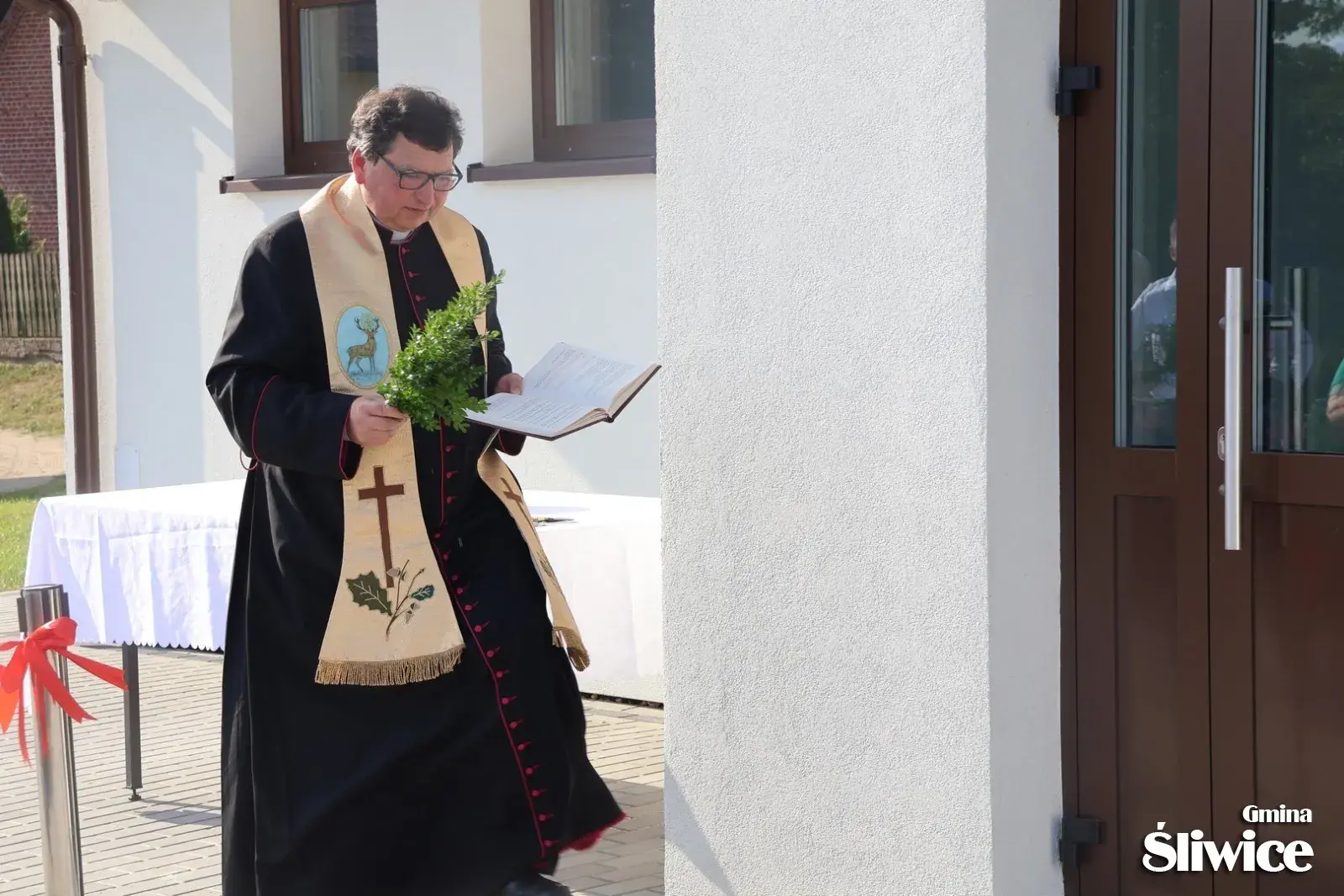 poświęcenie przez księdza