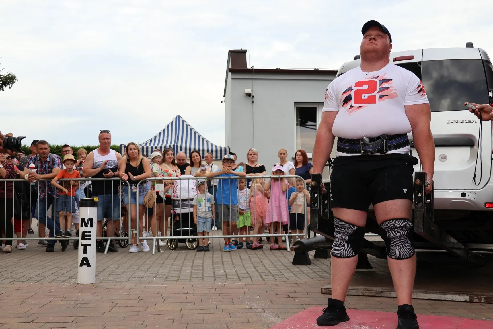 Kulturysta podczas zawodów.