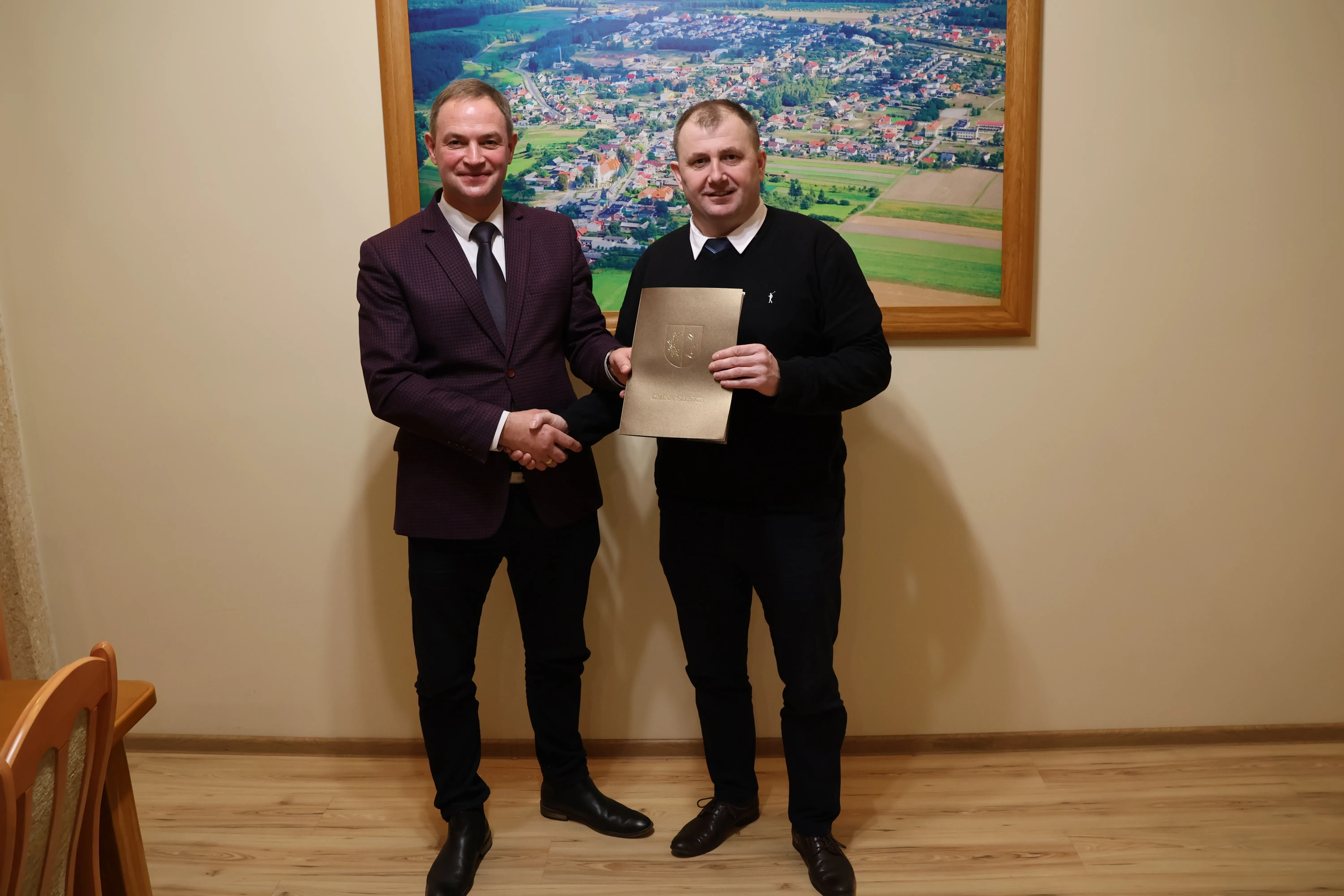 wójt z właścicielem firmy urbud