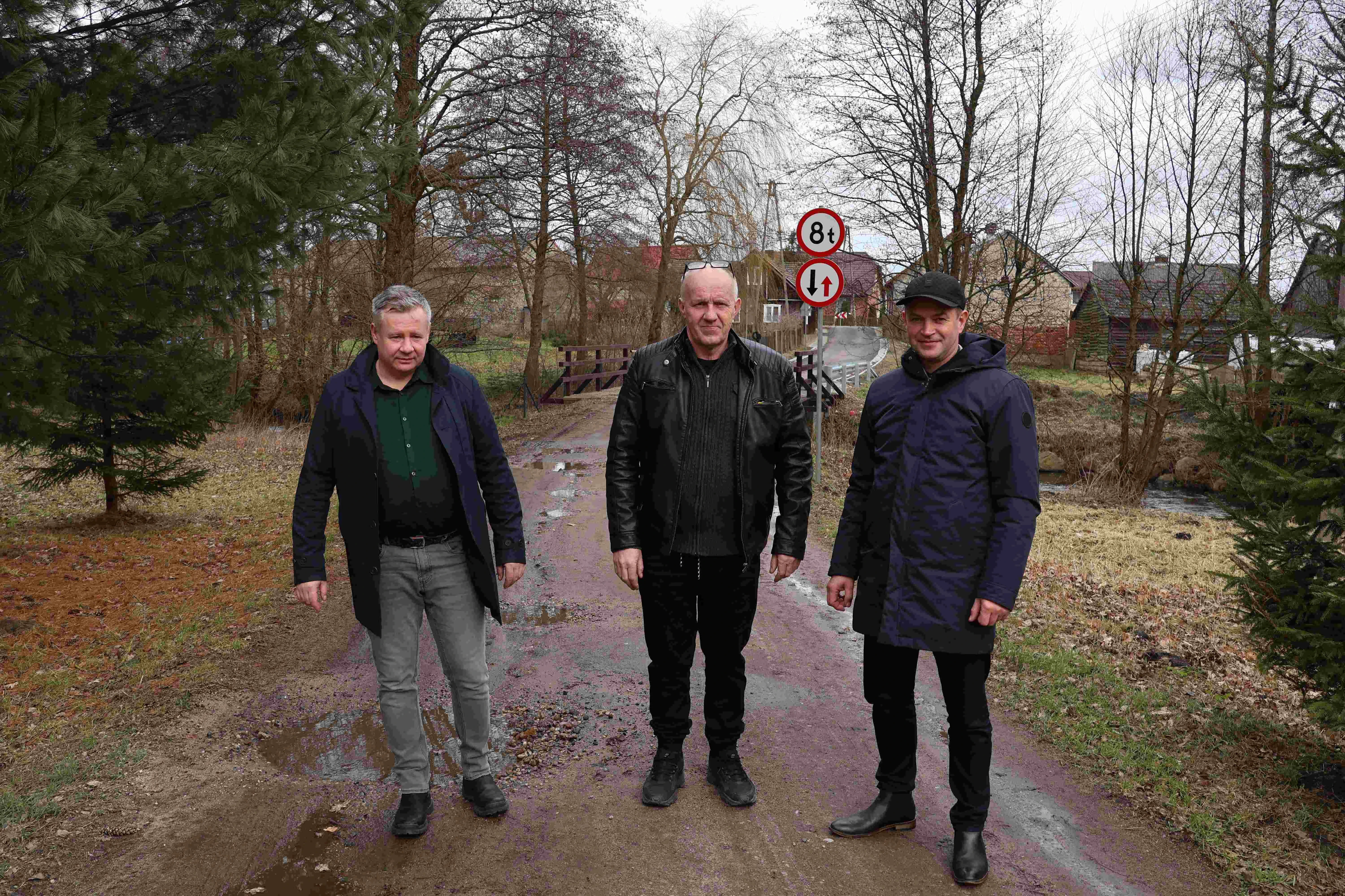 wójt, wykonawcy droga w laskach