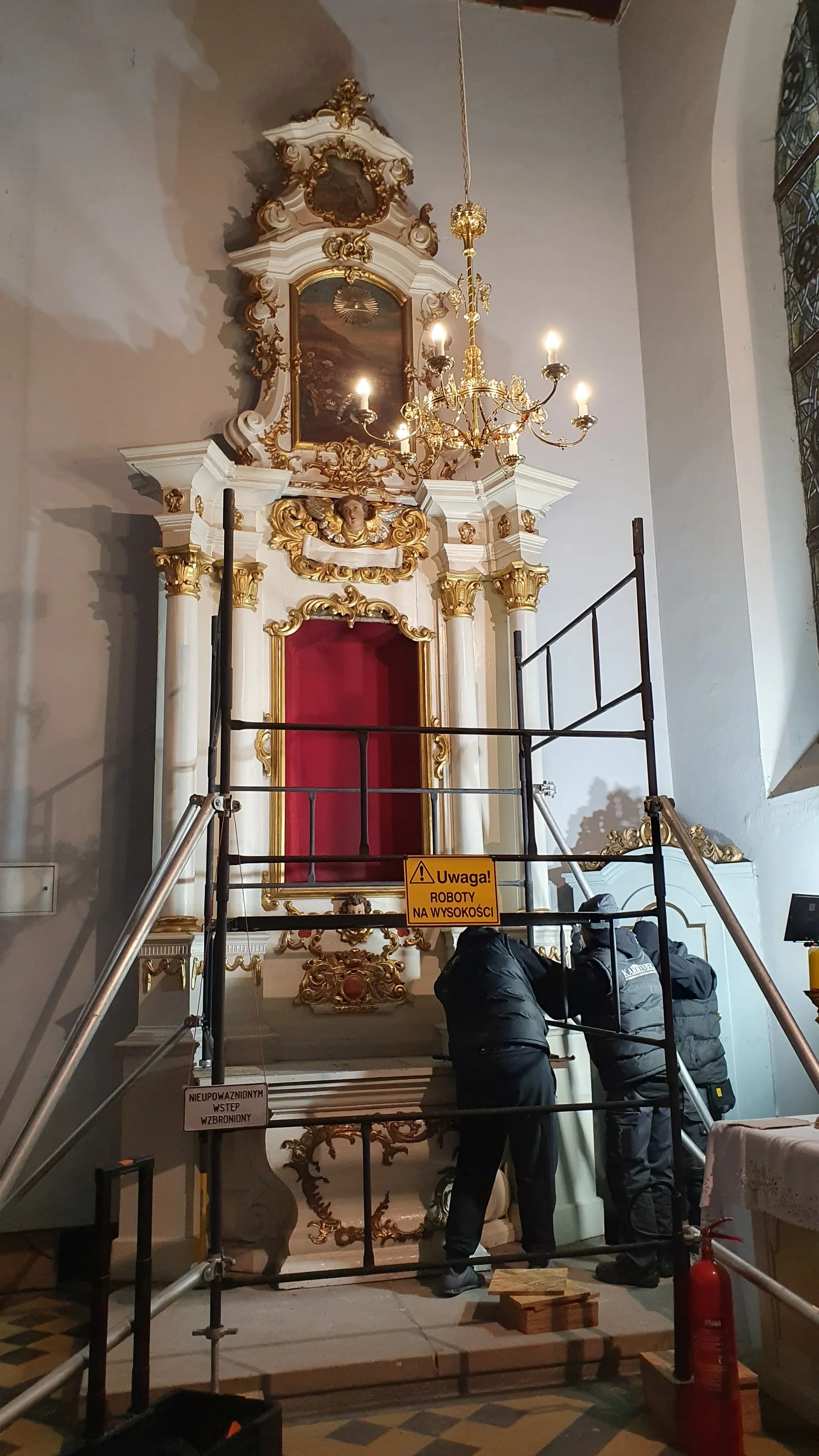 rozkładanie rusztowania