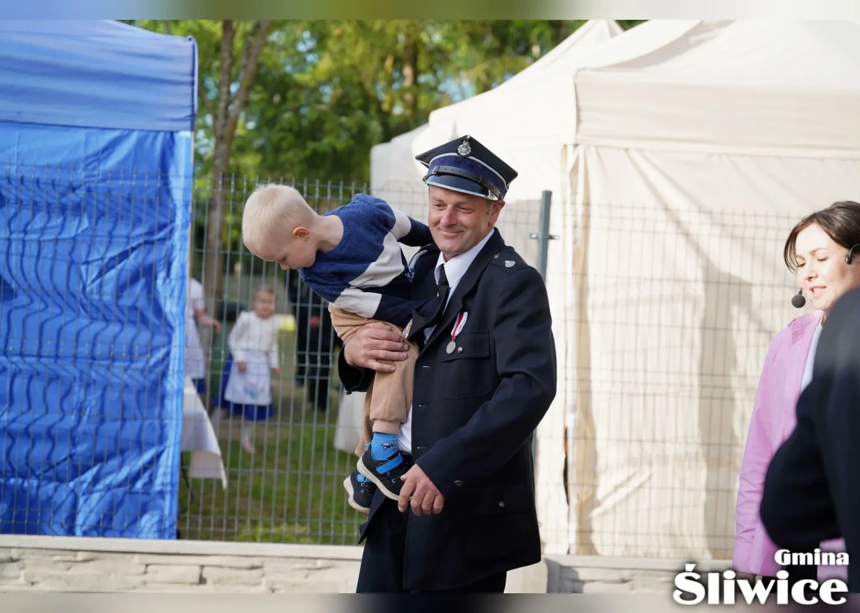 sołtys w stroju strażackim