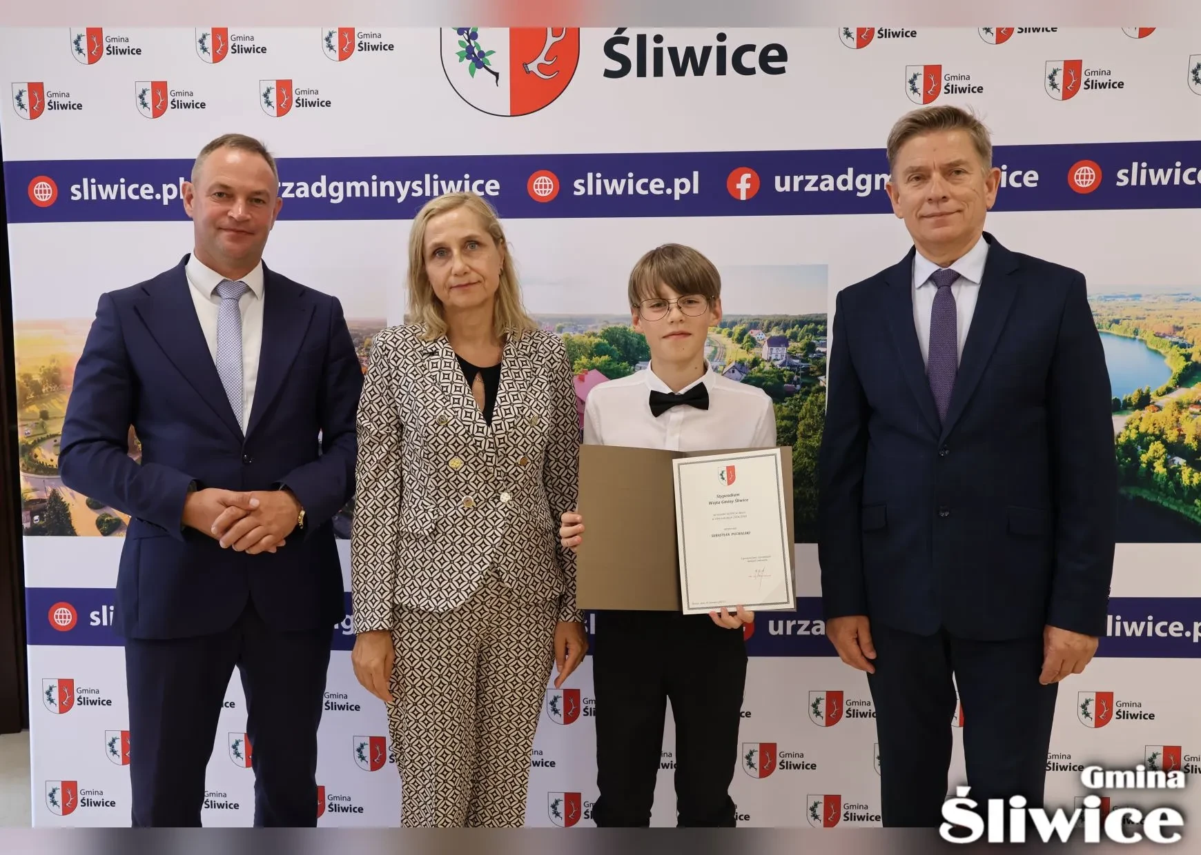 wójt, dyrektor sp śliwice, sekretarz i uczeń