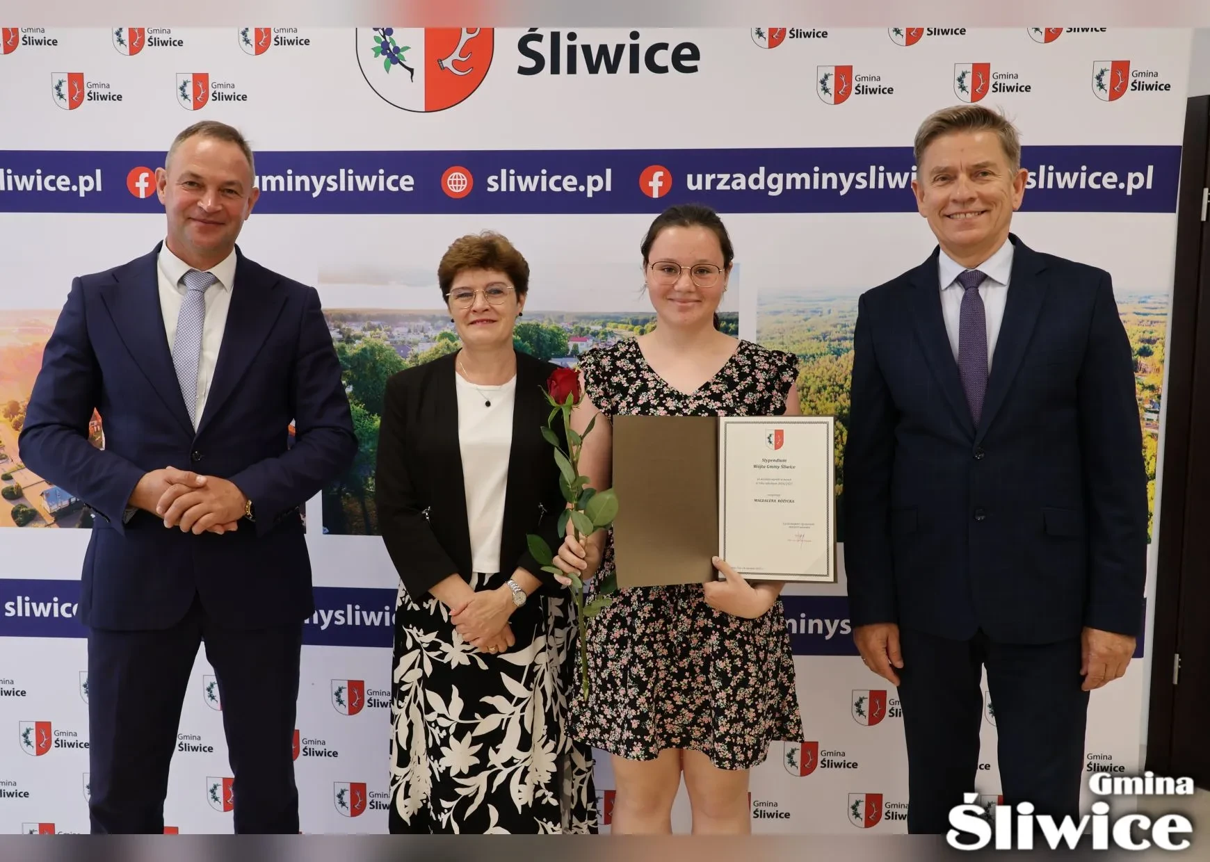 wójt, dyrektor sp lińsk, sekretarz i uczennica