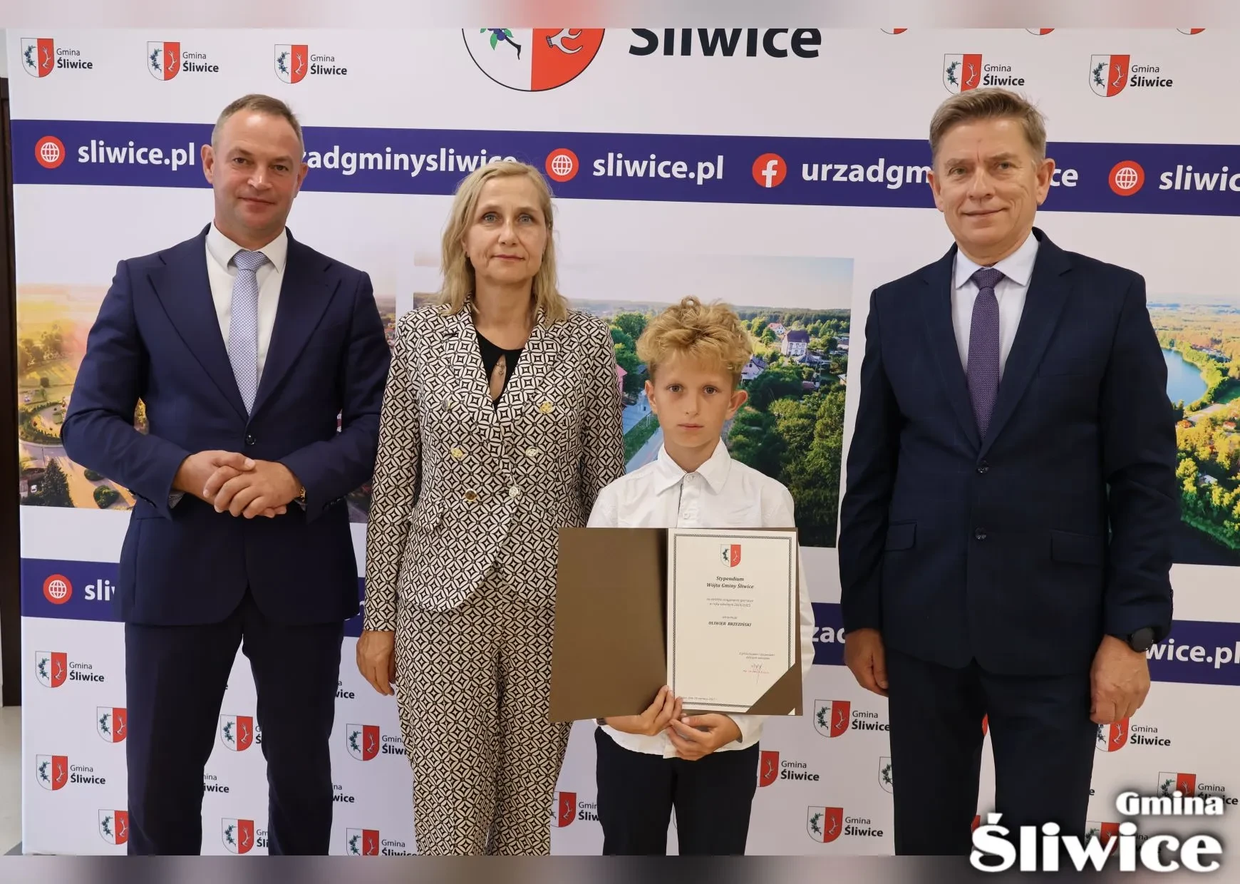 wójt, dyrektor sp śliwice, sekretarz i uczeń