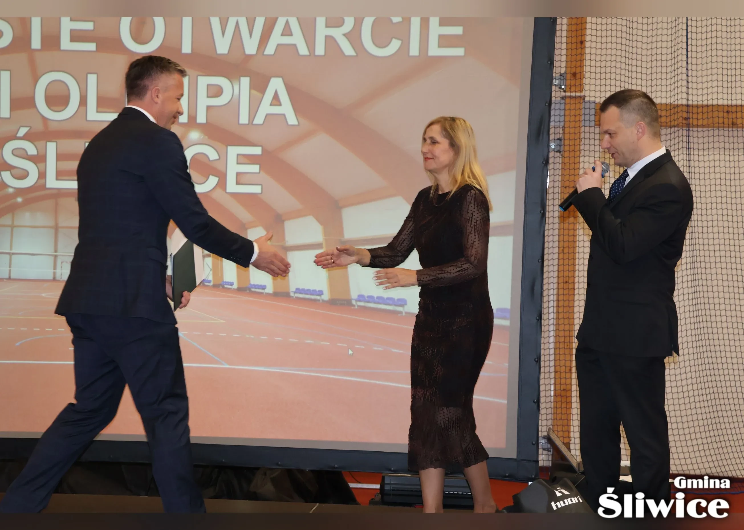 dyrektor sgb przekazuje gratulacje