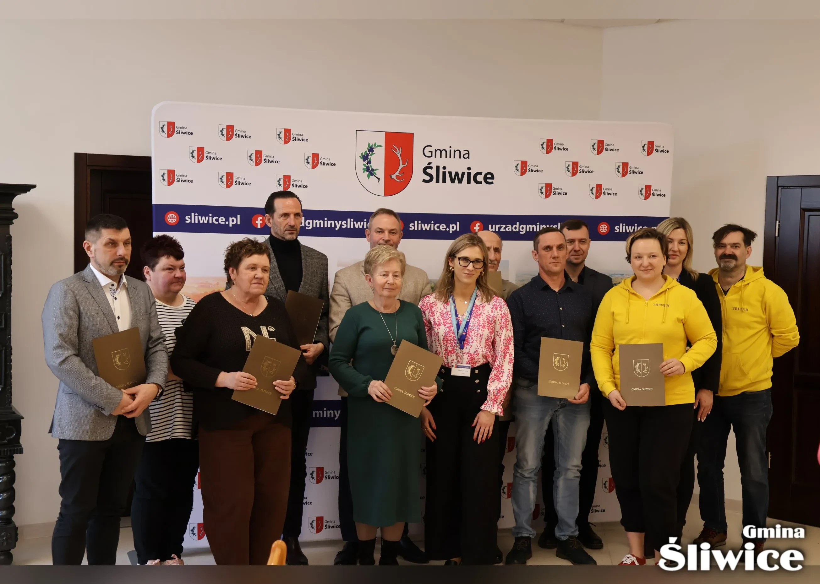 reprezentanci organizacji z podpisanymi umowami